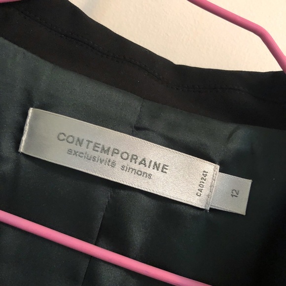 Beautiful Lined Black Blazer - Picture 3 of 7